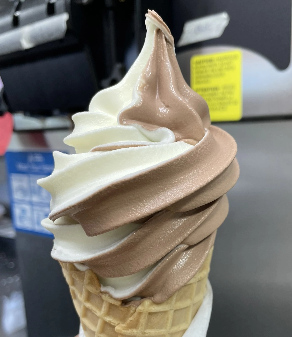 Lactantia premium swirl soft serve